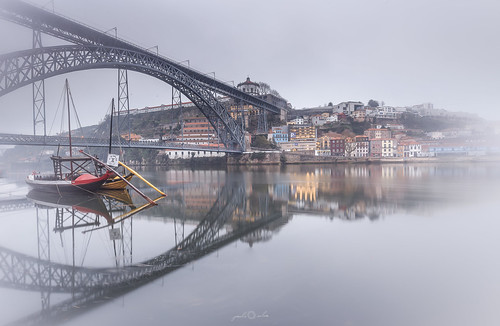 Porto, Best European destination 2017 by Paulo Silva (Paulo Printer), LEE Landscape Polarizer 105mm - LEE 0.6 ND Medium Grad
LEE Mist Clear Spot
Canon EOS 6D - EF 16-35mm