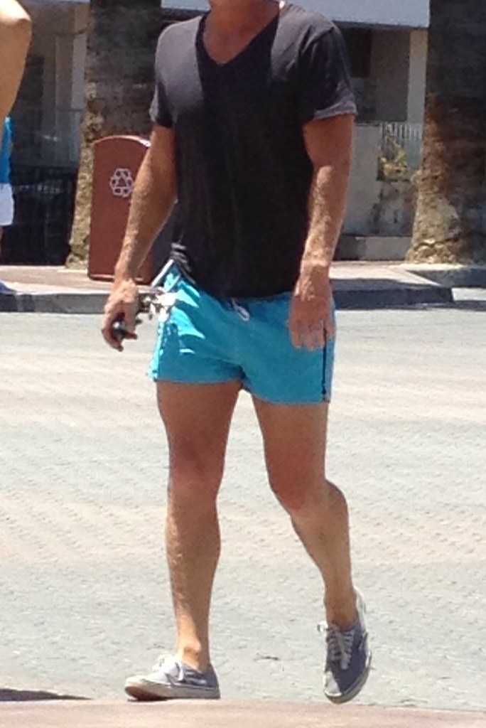 Hot guy | This guy had amazing legs and great shorts | frostedflake25 ...