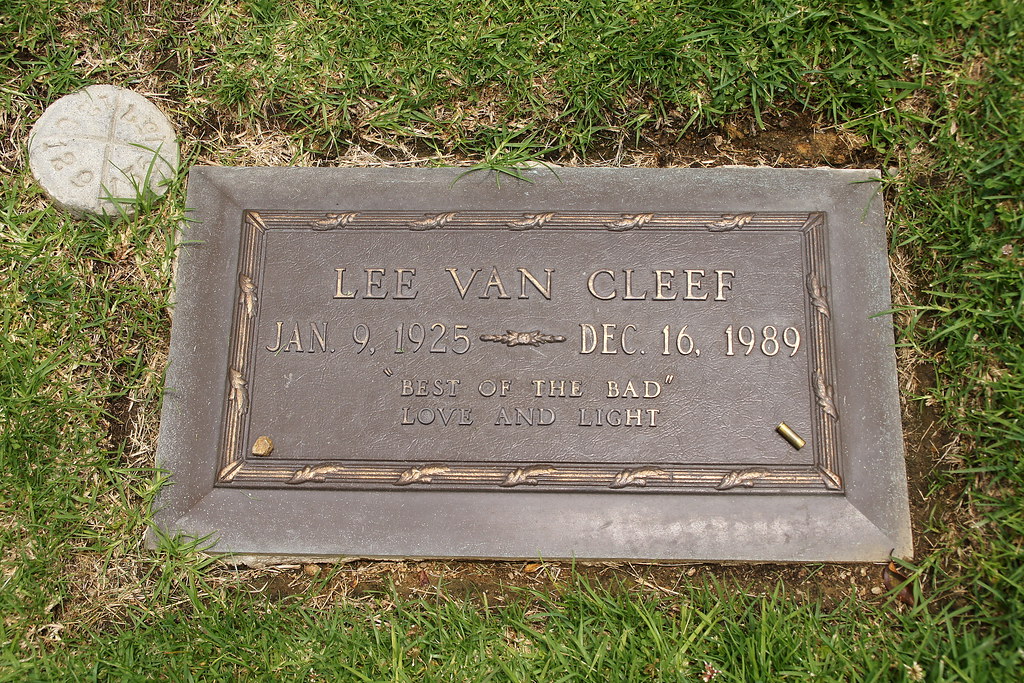 Grave of Lee Van Cleef at Forest Lawn Memorial Park, Holly… | Flickr