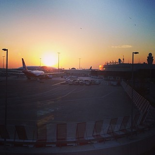 Sunrise at the Abu Dhabi airport