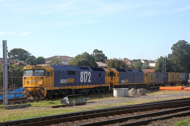8172 and BL28 at Marrickville, 30.5.2013