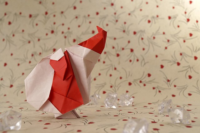 Origami Santa (Ryo Aoki)