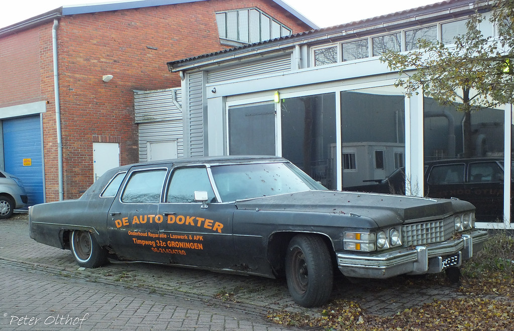 DR5333: Cadillac Fleetwood asobak