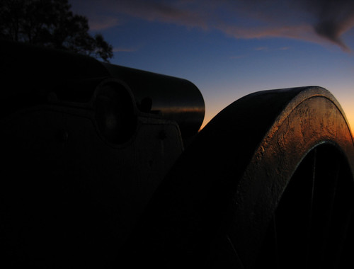 widow blakely artillery cannon rifle civil war vicksburg confederate union mississippi river sunset dusk night nighttime wagon wheel