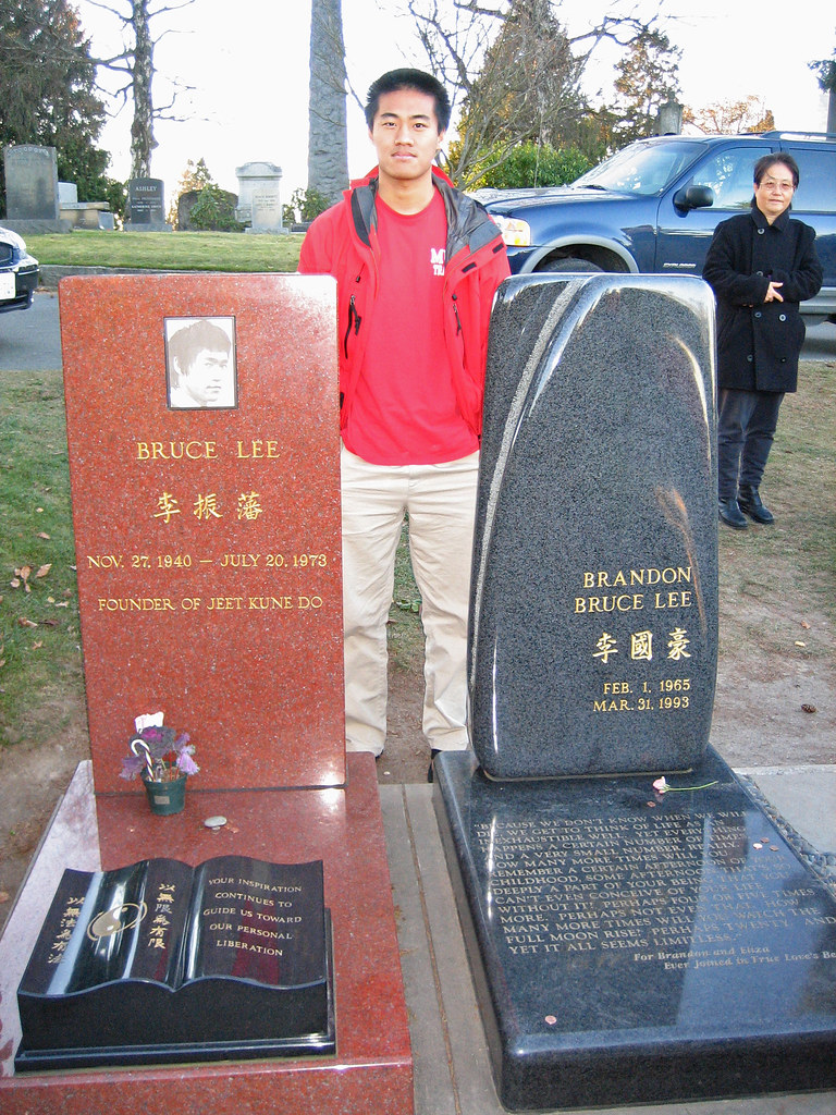 Me at Bruce Lee's Grave | Bruce and Brandon Lee's Graves in … | Flickr