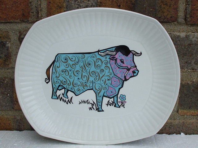 Retro 1970's Beefeater Psychedelic Cow Plate Staffordshire Pottery England