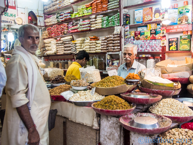 Seller of spices- Marchand d'épices  Old Delhi- India