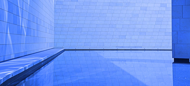 Wall blue ( Fondation Louis VUITTON/Paris )