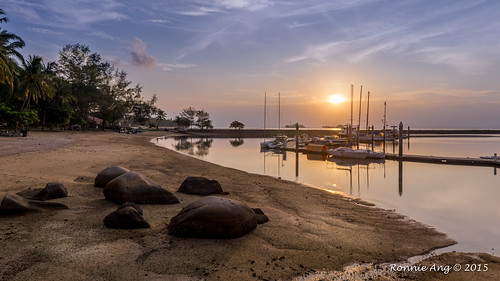 sunset panorama orange beach yellow marina indonesia boats warm lowtide yatch batam sailingboats warmsunset nongsa nongsapointmarina sonya6000 lightroomcc sonyza1670f4oss