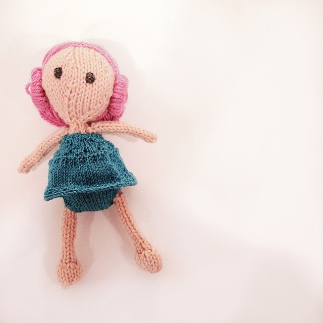 A knit version of the #chocolatemintsinajardolls #knitting