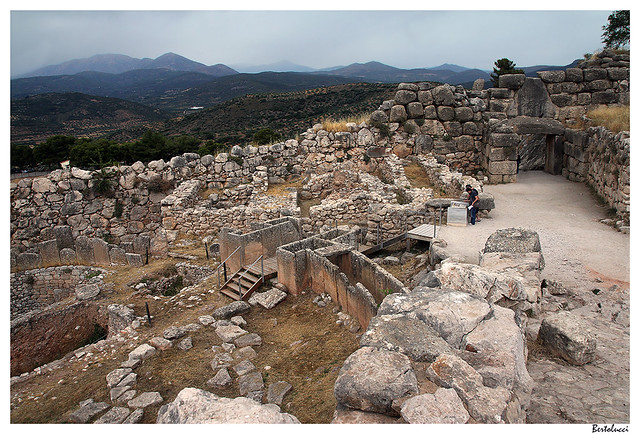 Mycenae - Lions' gate & grave circle A