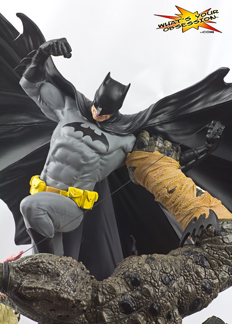 DC Direct Batman vs Killer Croc Diorama -