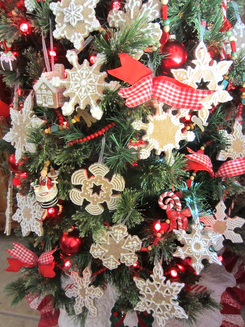Gingerbread Ornament Tree 2013