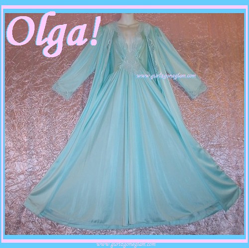 Spectacular Olga Nightgown and Peignoir Set in size XL!