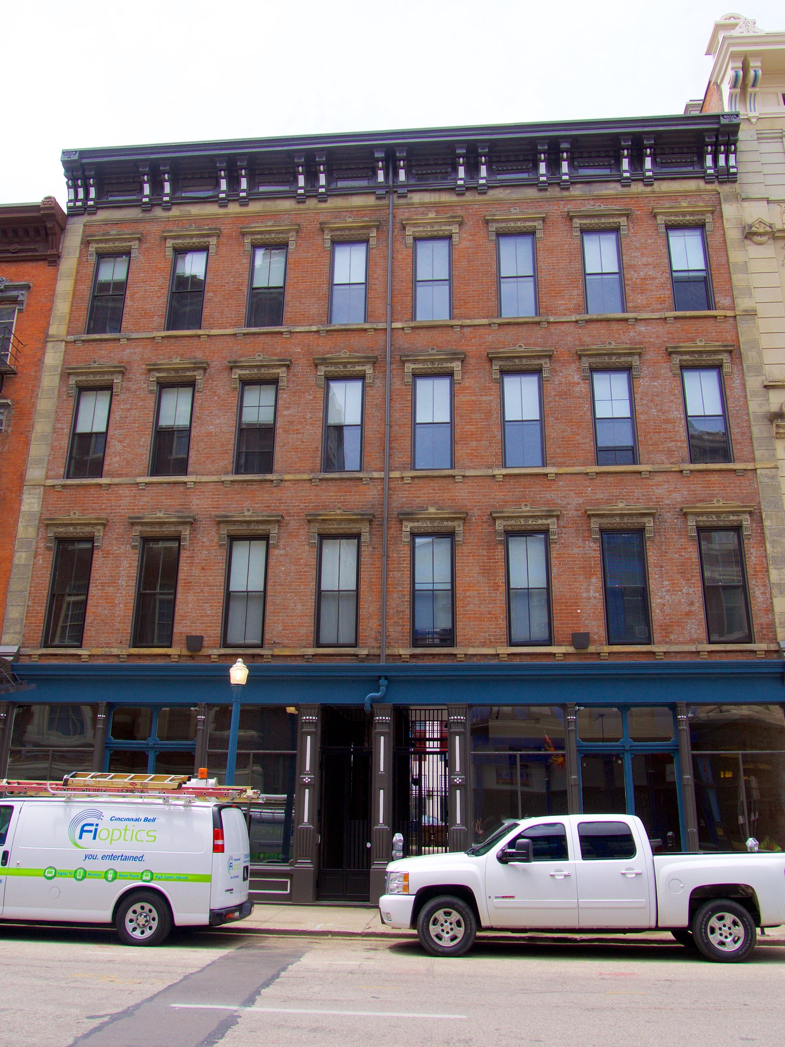 1123-1125 Walnut