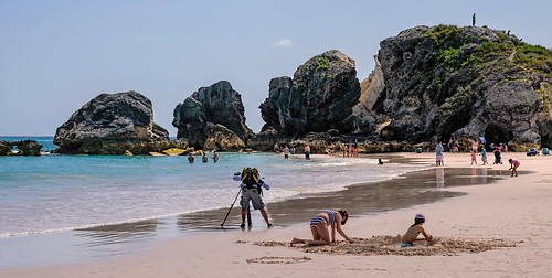 people beach rocks photographer tripod nik horseshoebay bermuda swimmers viveza liimestone topazdetail sigma1770os topazclarity