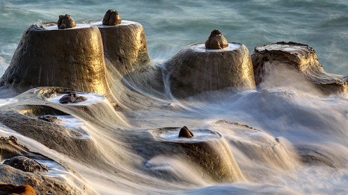 canon waves taiwan 台灣 erode 海浪 野柳地質公園 yehliugeopark 侵蝕 燭台石 5d2 新北市 ef70200mmf28lisiiusm 結核 newtaipeicity chenningsung 宋晨寧 candlestickstone calcareousnodules