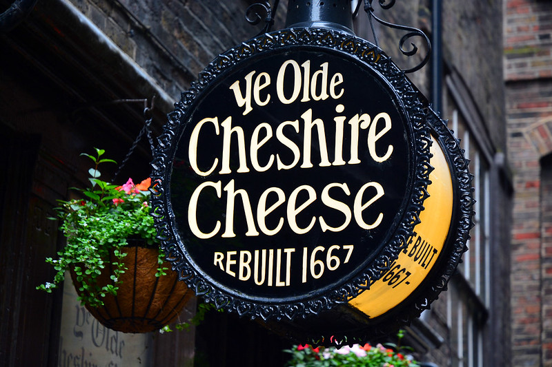 Ye Olde Cheshire Cheese / rebuilt 1667