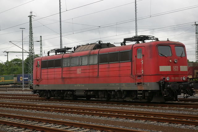 DEUTSCHE BAHN/GERMAN RAILWAYS CLASS 151 ELECTRIC LOCOMOTIVE  151002-3