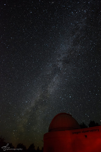 vacation sky nature night oregon dark stars nikon resort observatory astrophotography nikkor sunriver milkyway cascaderange deschutesnationalforest 2013 sunrivernaturecenter d7000 100240mmf3545 oregonobservatoryatsunriver