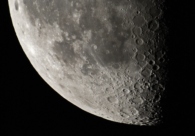 moon 9-26-13 close 0895