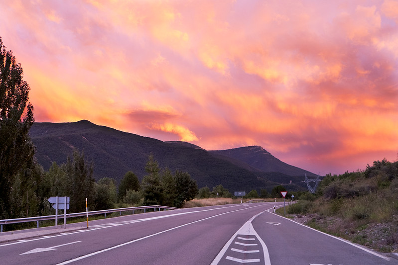 Carretera al atardecer / Road to sunset