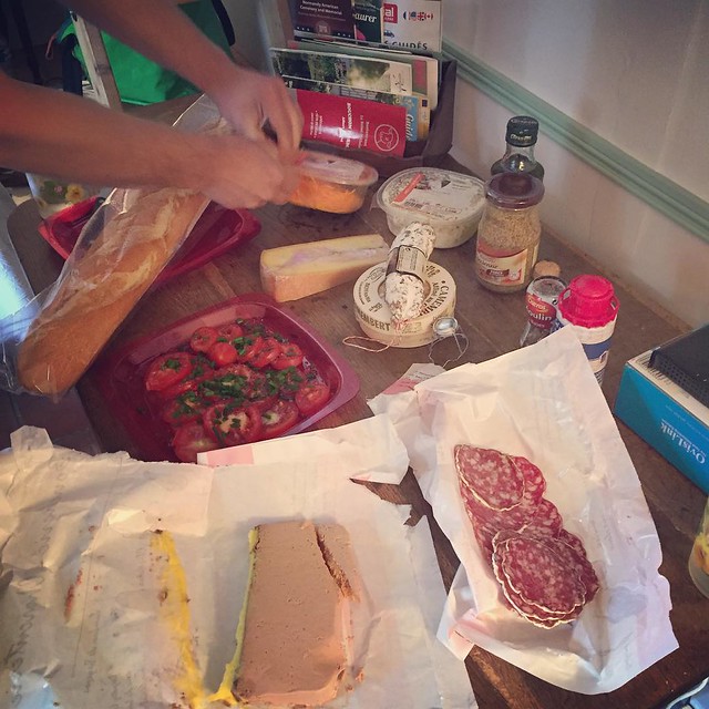 #roompicnic #france #nom This is what you do when you accidentally book an AirBnB without a kitchen