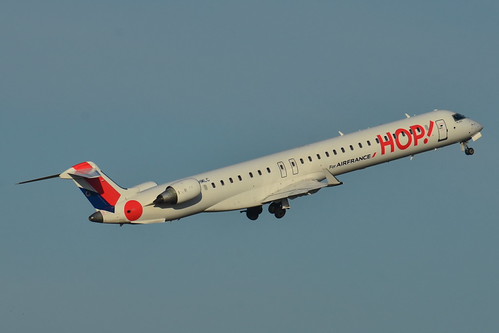 Canadair/Bombardier CRJ-1000 Hop! (HOP) F-HMLC - MSN 19006 | by Luccio.errera