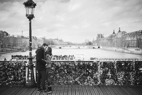 Les amoureux du Pont des Arts | Feb 17, 2014 #446 Leica M Ty… | Flickr