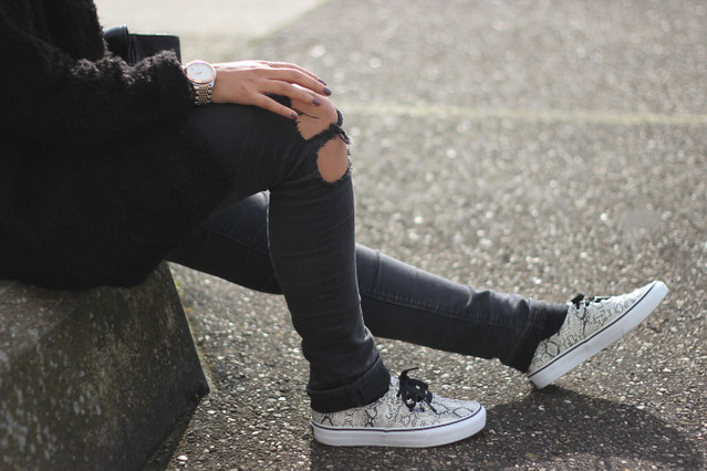 grey vans outfit