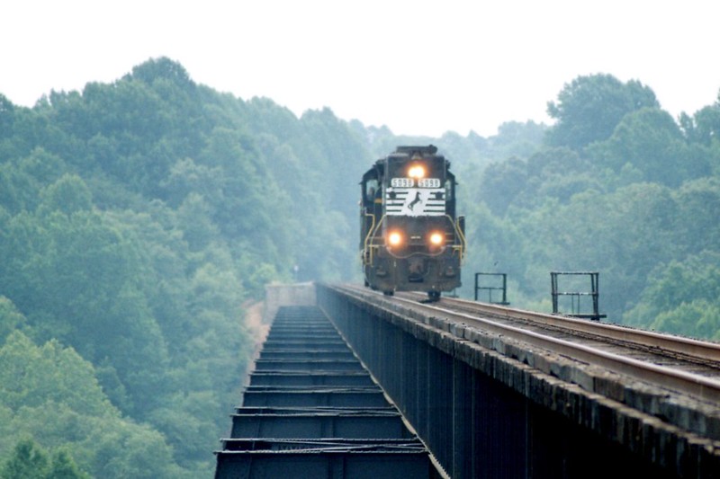 Norfolk Southern Engine crossing over the High Bridge 