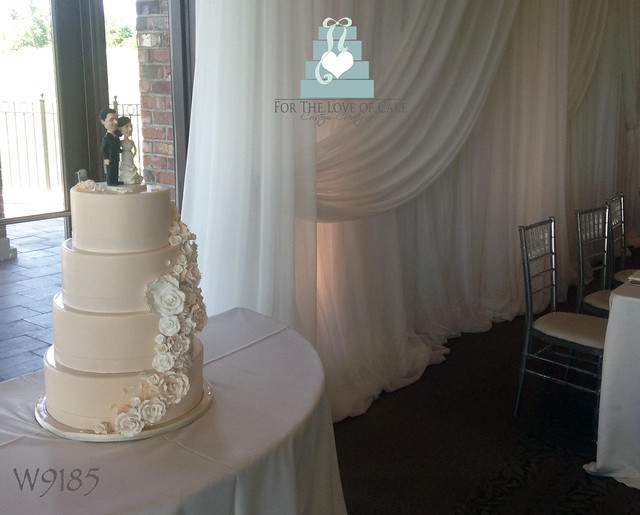 W9185-4-tier-ivory-floral-wedding-cake-toronto