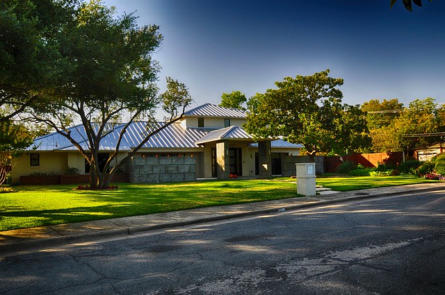 Frank Lloyld Wright inspired redesign of a 70's style ranch in Texas