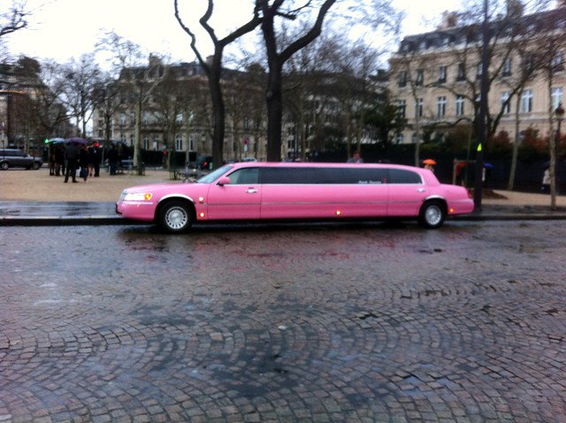 Limousine no Arco do Triunfo-Paris