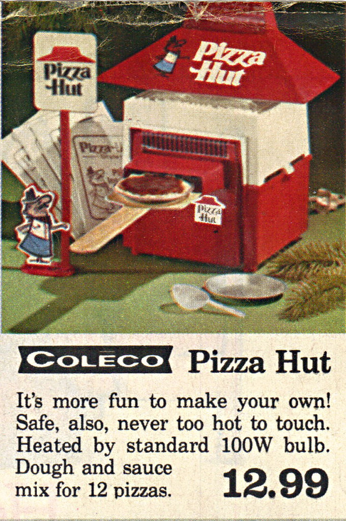 True Value Hardware Stores :: "SANTA'S PREVIEW; THE TOY CENTER" pg.1 of 6 // COLECO 'Pizza Hut' Electric Baking Oven (( 1975 )) by tOkKa