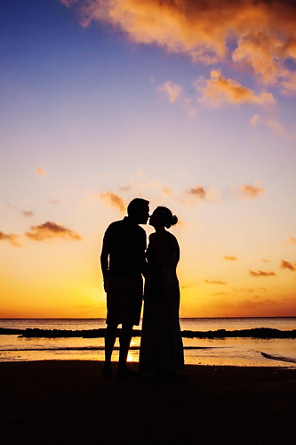 sunset sea love beach beauty clouds kiss couple honeymoon mauritius twopeople inlove