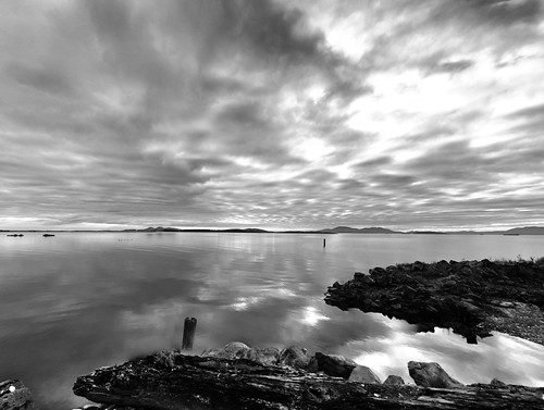 From Taylor Shellfish,  off Chuckanut Drive. by Miles_78, wa samish