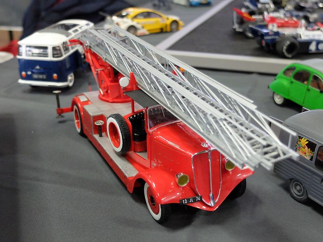 Auto-échelle Pompiers DELAHAYE Type 103 - 1/24 (Maquette HELLER)