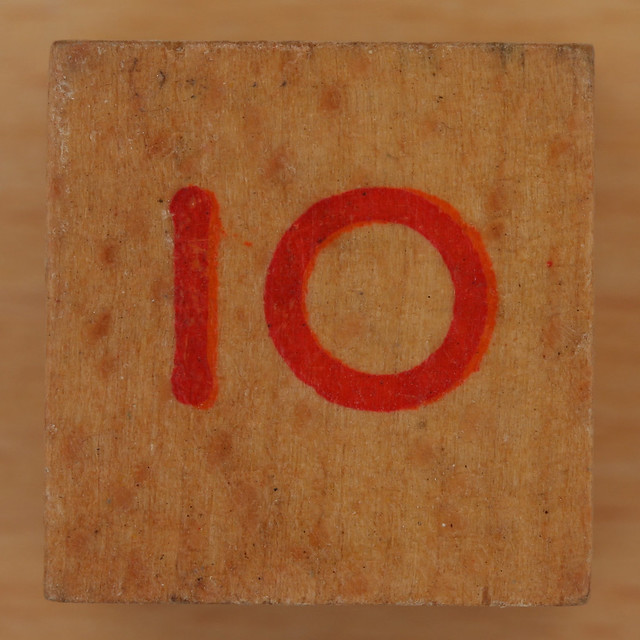 Wooden Cube Red Number 10