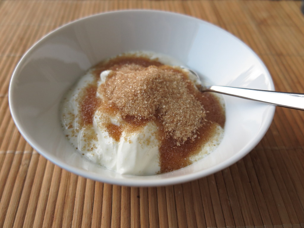 Joghurt mit braunem Zucker | Gourmandise | Flickr