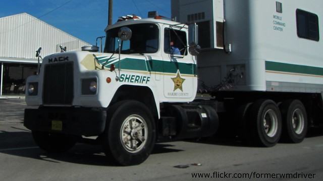 Hardee County Sheriff's Office - Mobile Command Center - Mack R Model