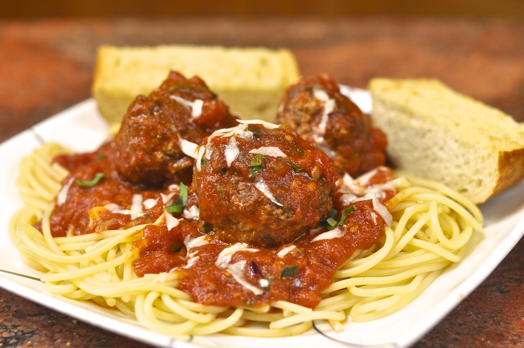Spaghetti and Meatballs with Garlic Bread Recipe | Spaghetti… | Flickr