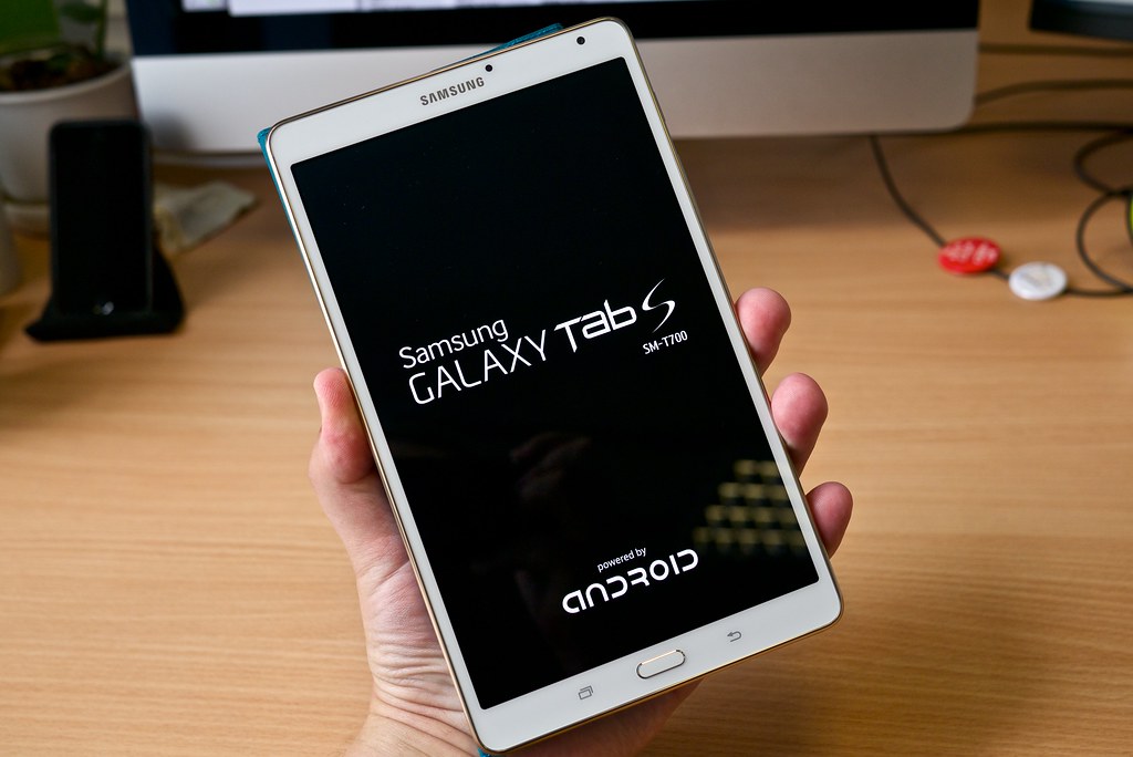 Samsung Galaxy Tab S, Powered by Android, Kārlis Dambrāns
