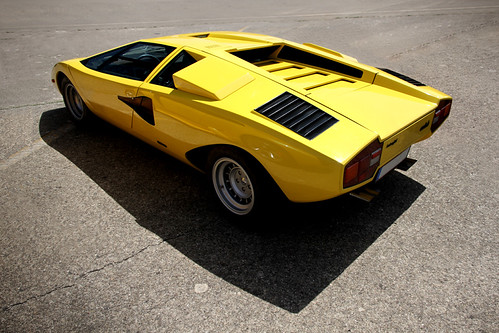 Yellow Countach LP400 | by Vlammensee
