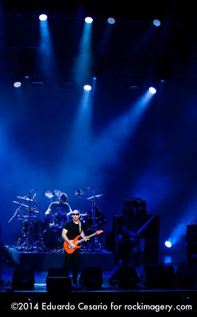 Joe Satriani / Unstoppable Momentum