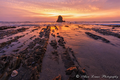 sunset sea seascape rocks cornwall waves hightide watermovement alanlomaxphotography widecombebay