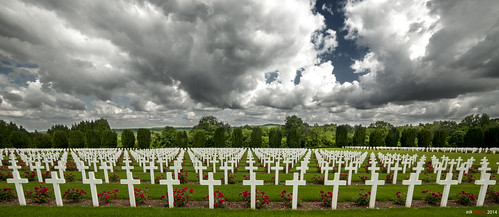 france graveyard memorial war cross worldwarone ww1 1916 verdun douaumont batlefield douaumontossuary