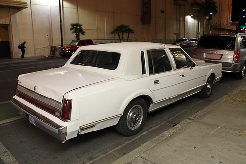 High Roller by Flint Foto Factory, 1989 Lincoln Town Car.

Fremont Street District, Las Vegas, Nevada.
Tuesday, February 9, 2016.las ve