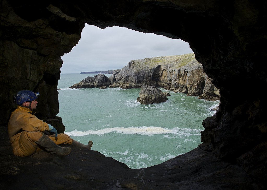 Ogof Gofan - Window with a view [Explored 02-09-14]