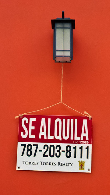 SE ALQUILA (For Rent)